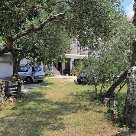 6695a Apartment *