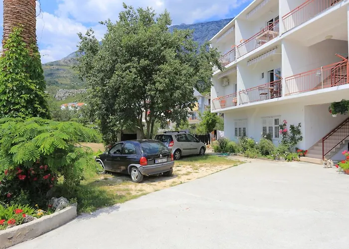 Apartment 6695a